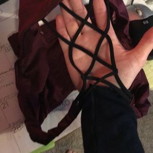 Burgundy M Sports Bra + 1 free headphone